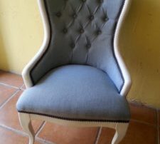 Sillas y puff retapizadas