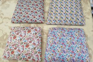 Sillas y puff retapizadas