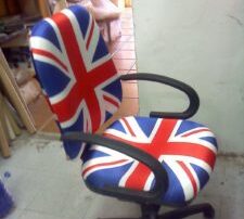 Sillas y puff retapizadas